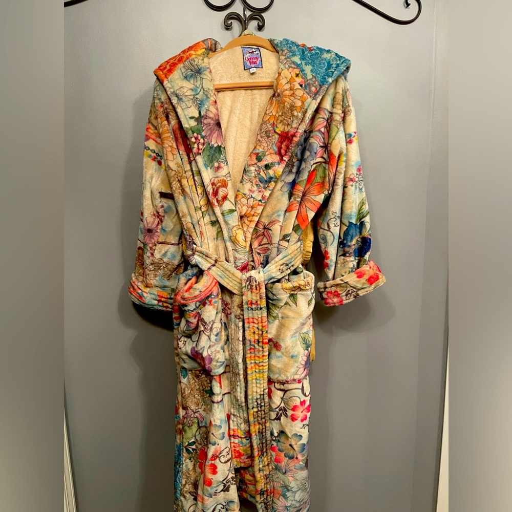 Brand new‼️Johnny Was Plush Robe . L/LG